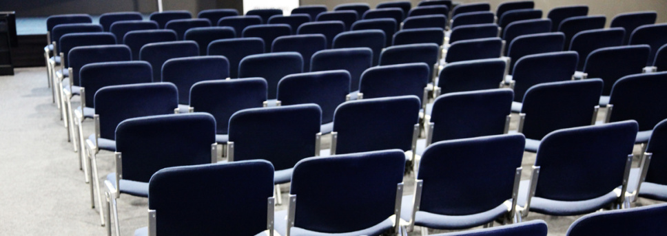 Konferenzraum mit Stühlen