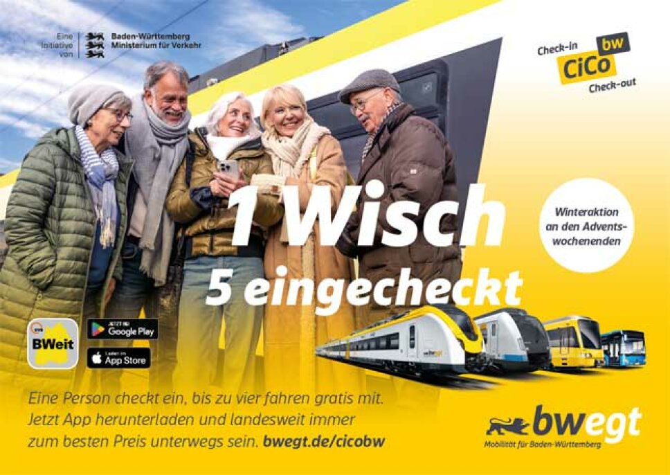 5 fröhliche Menschen auf dem Bahnsteig