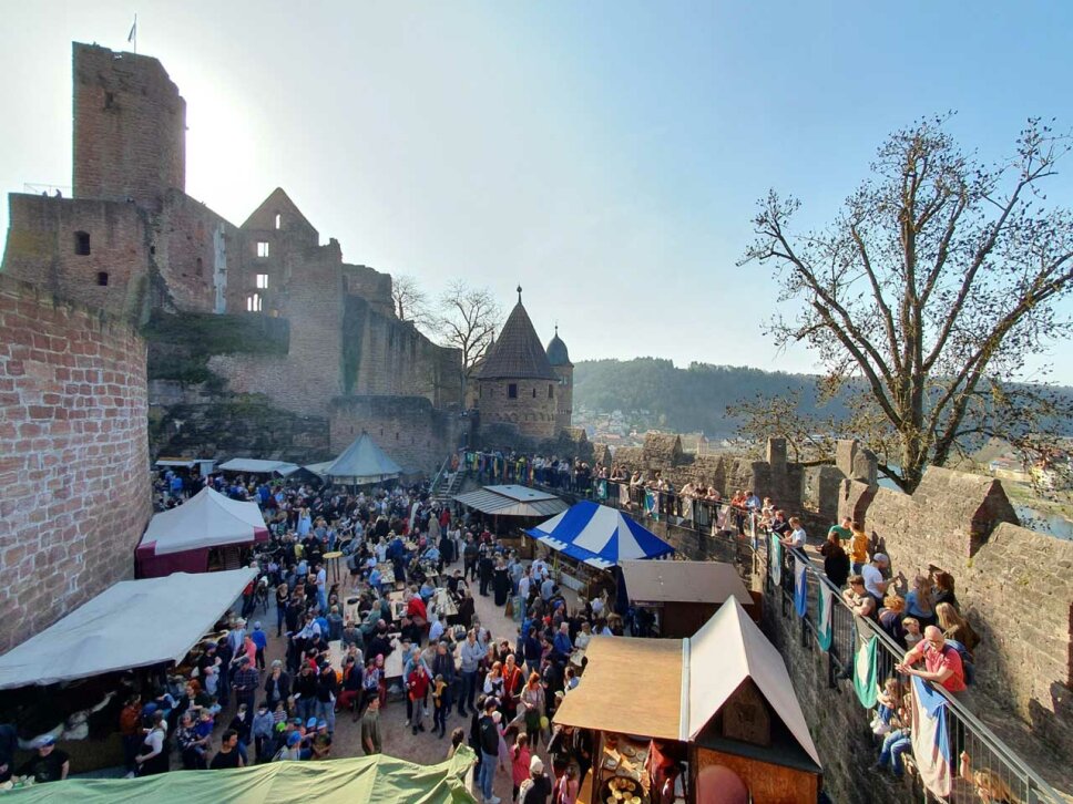 Mittelaltermarkt in der Burgruine